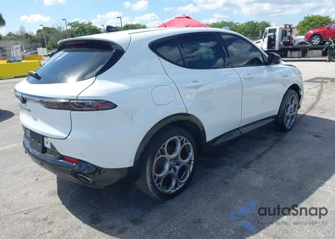 2024 Alfa Romeo Tonale Veloce z USA, uszkodzony, nr VIN ZASPATDW7R3051085